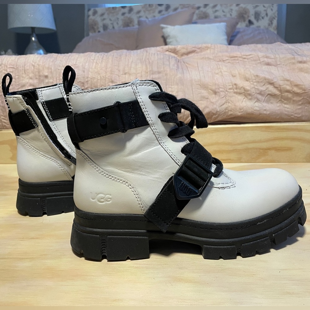 Ugg Size 8 women’s white boots